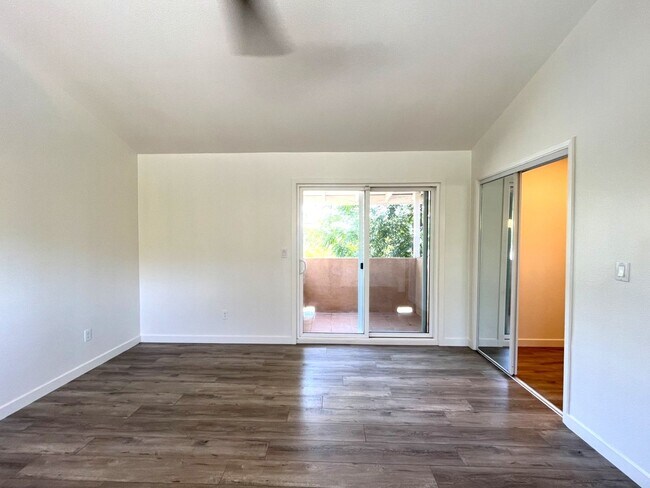 Building Photo - 1629 Kendall Dr
