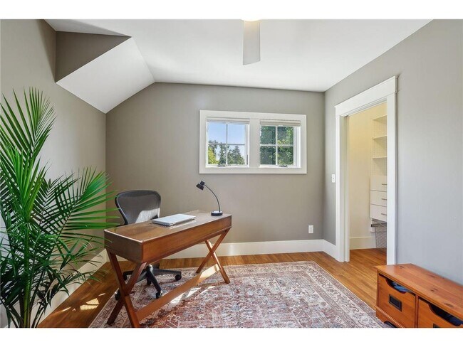 Building Photo - 4015 Wood End Dr