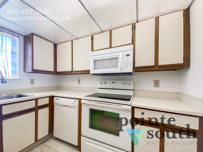 Building Photo - 14100 River Rd