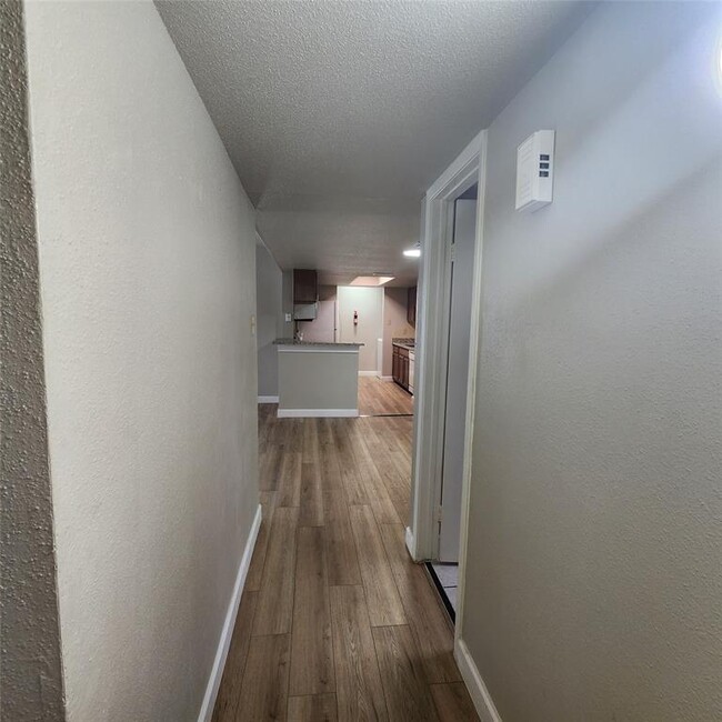 Building Photo - 14777 Wunderlich Dr