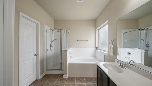 Building Photo - Beautiful 4-bedroom home in the sought-after Lake Conroe Hills community!