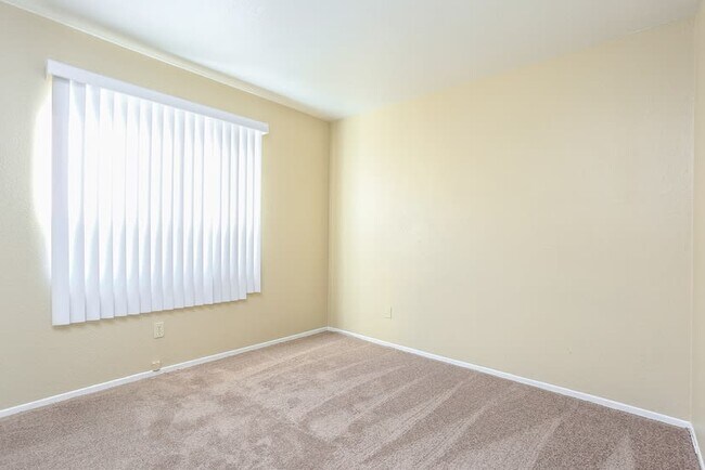 Building Photo - 10349 Beryl Ave