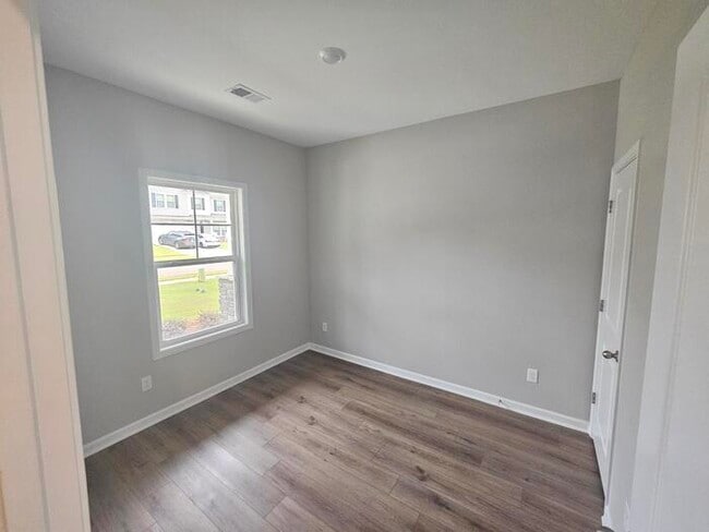 Building Photo - 1 year old 5 bedroom home w community pool!