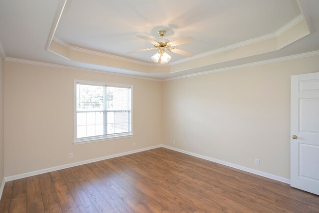 Building Photo - Lovely Townhome in Murfreesboro!