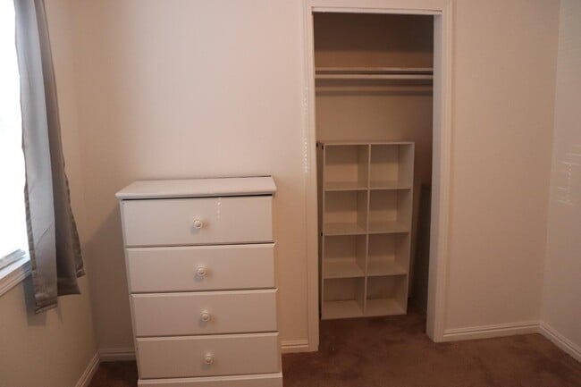 Building Photo - 44 W 2700 S