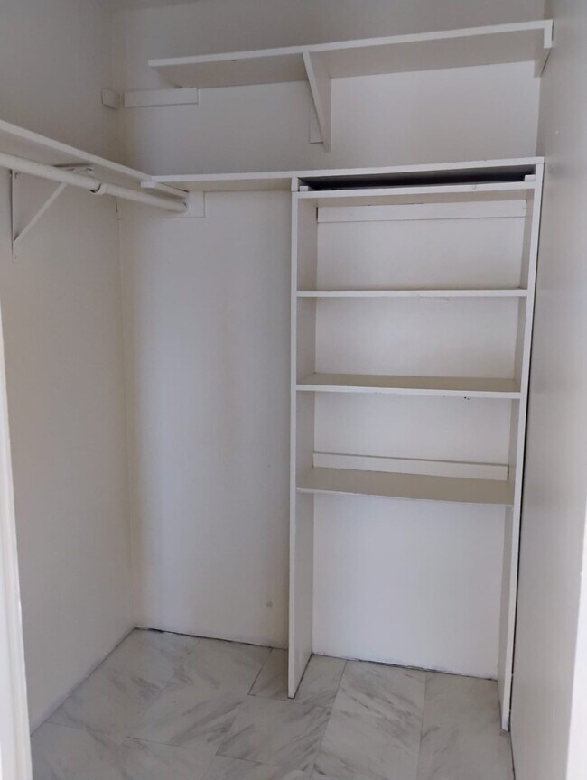 Building Photo - 538 State St