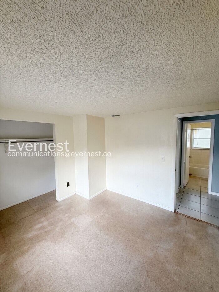 Building Photo - 3807 Phillips St