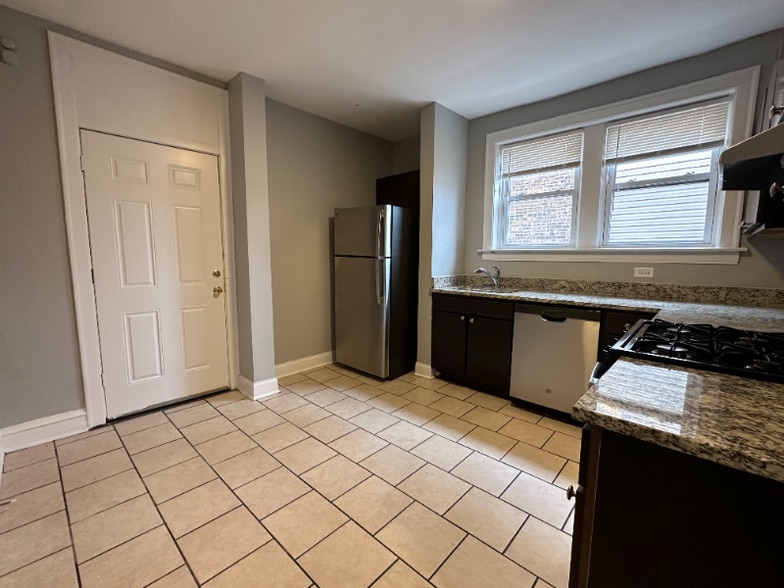 Building Photo - 8000 S Champlain Ave