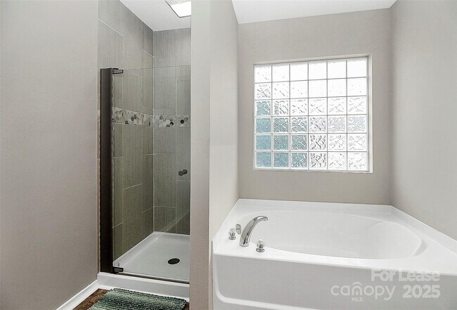 Building Photo - 1711 Rustic Arch Way