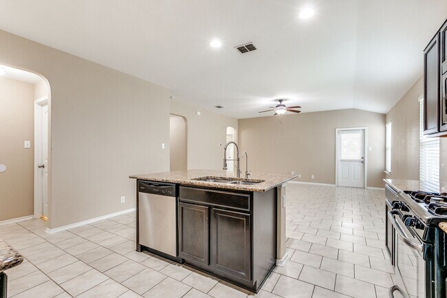 Building Photo - WILDHORSE AT TAUSCH FARMS RENTAL