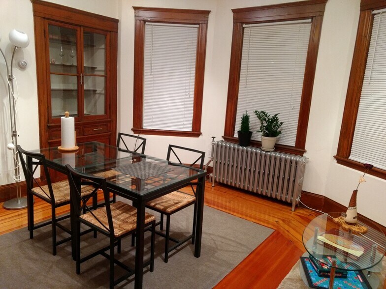 Building Photo - 39 Farquhar St