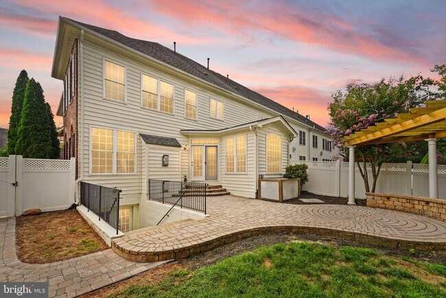 Building Photo - 43620 Merchant Mill Terrace