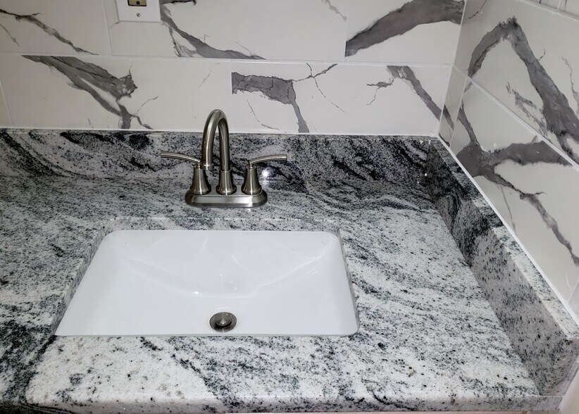 Bathroom Sink - 86 Beacon St