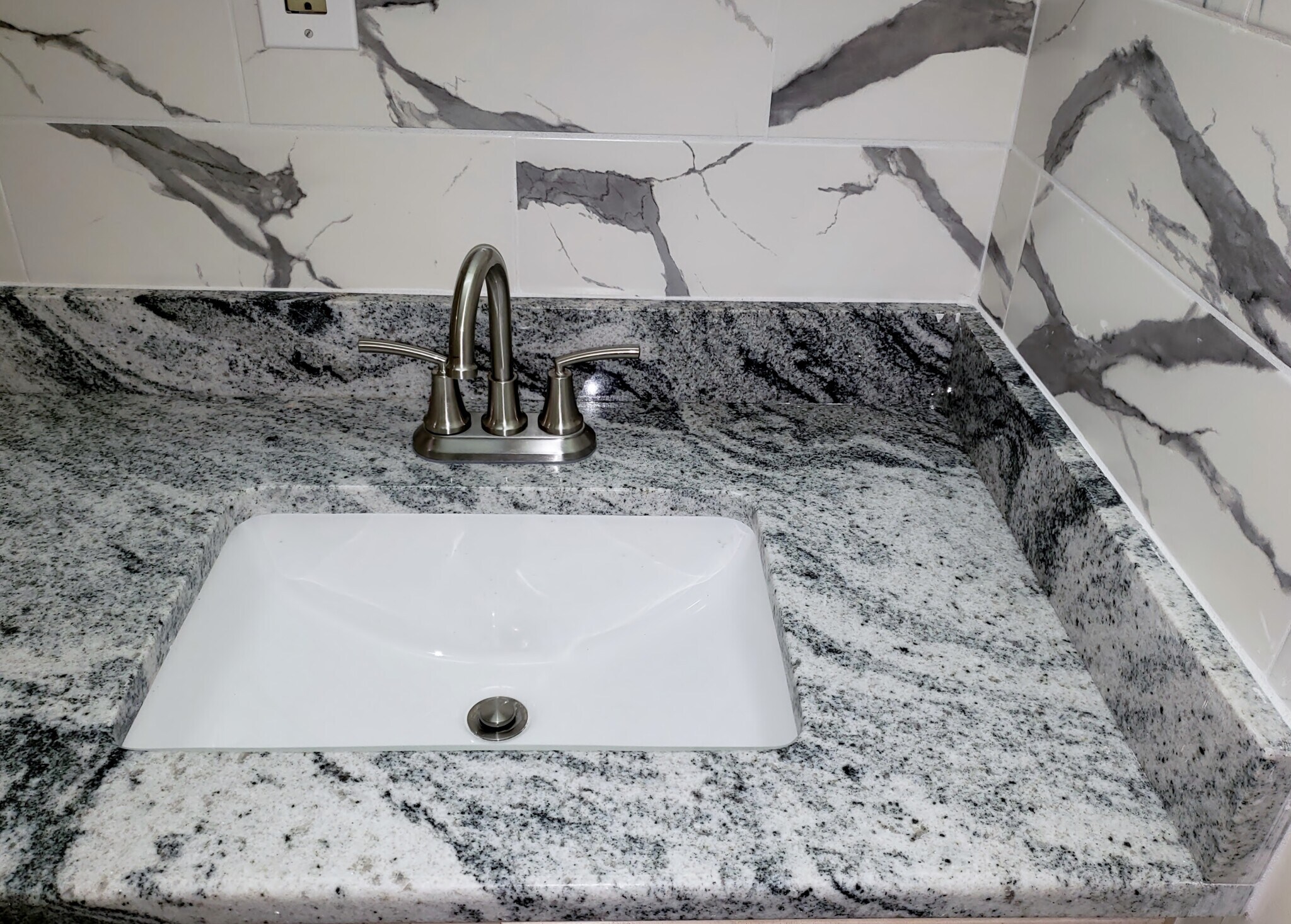 Bathroom Sink - 86 Beacon St