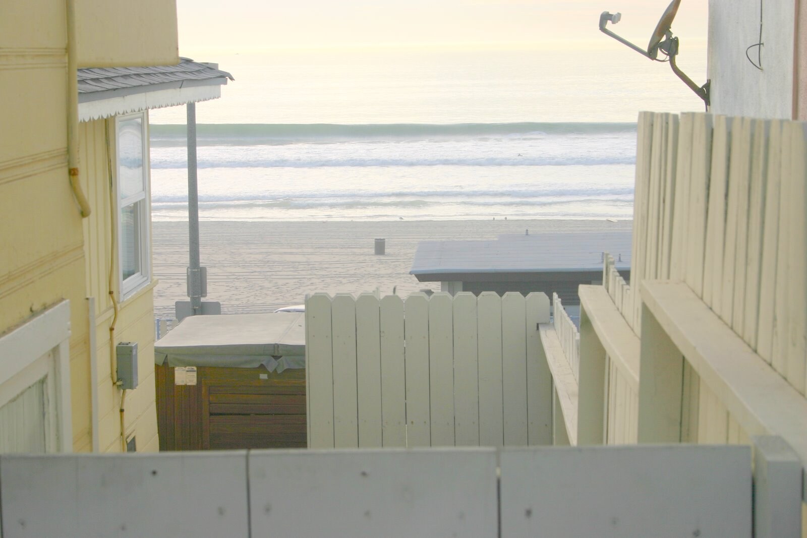Building Photo - 4209 Ocean Dr