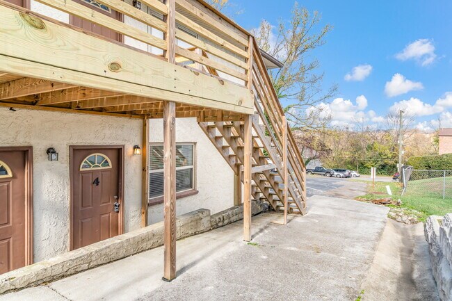 Building Photo - 2751 Jersey Ave
