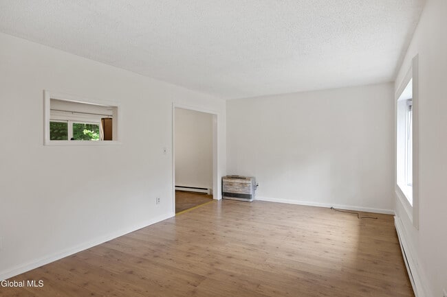 Building Photo - 40 Pheasant Ct