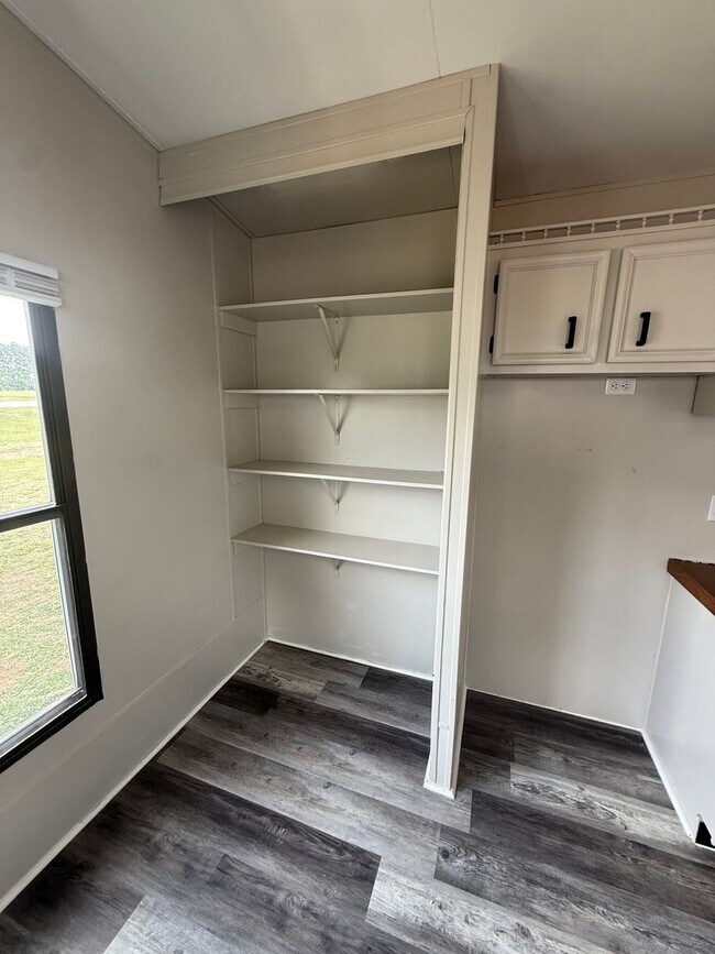 Building Photo - Welcome Home!! 2/2 Newly Renovated Mobile ...