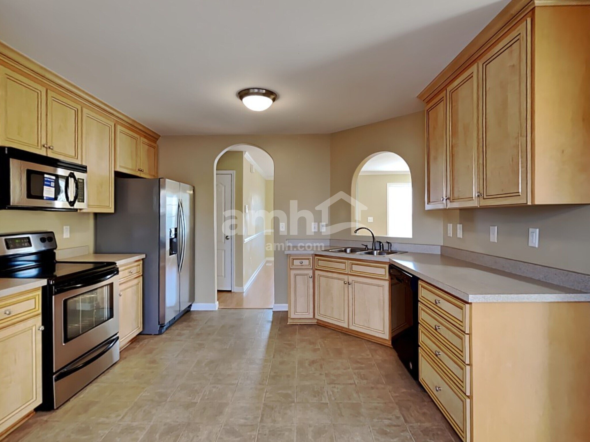 Building Photo - 1067 S Willhaven Dr