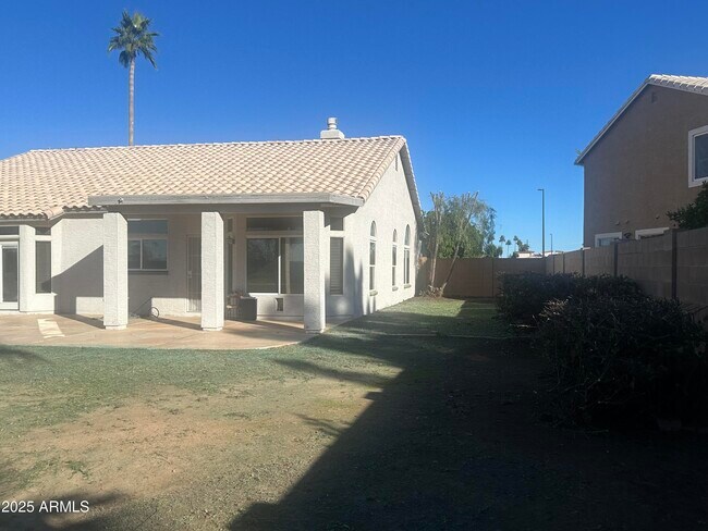 Building Photo - 1755 W Aspen Ave