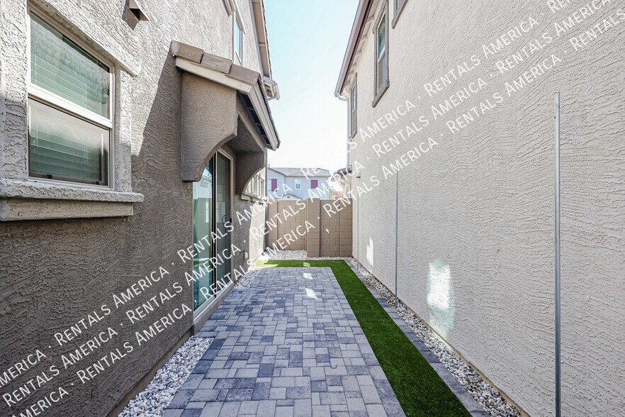 Building Photo - 1656 S 83rd Way