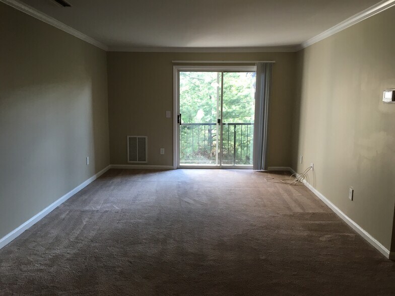 Living Room - 14803 Rydell Road