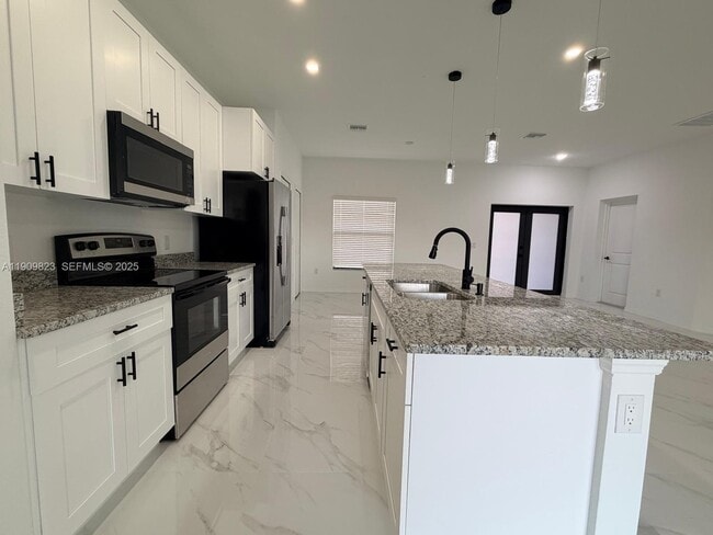 Building Photo - 2706 72nd St W