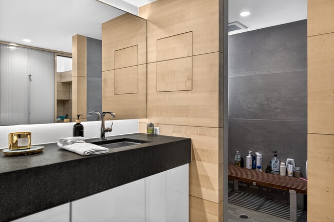 Building Photo - 219 Colton St