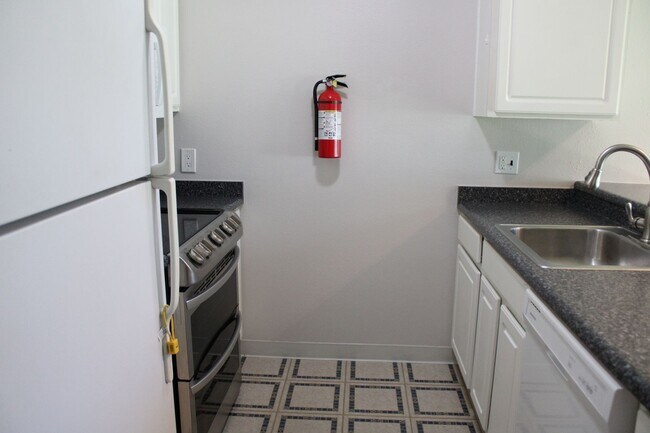 Building Photo - Cozy 1 Bedroom Apartment in Heart of Fort ...