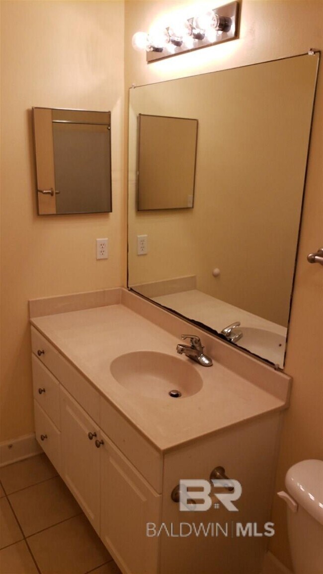 Building Photo - 450 Park Ave