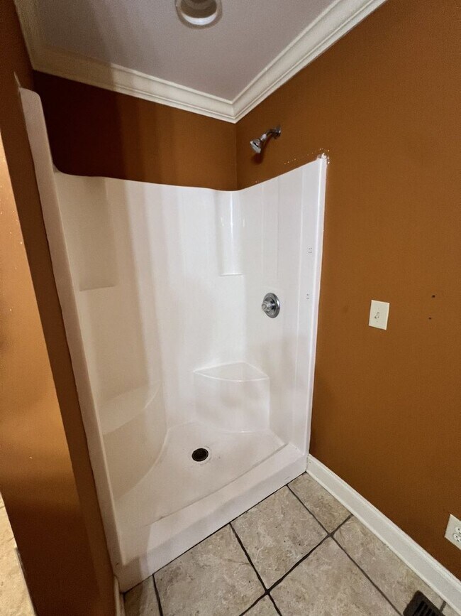 Building Photo - Charming Home in Rock Spring, GA!