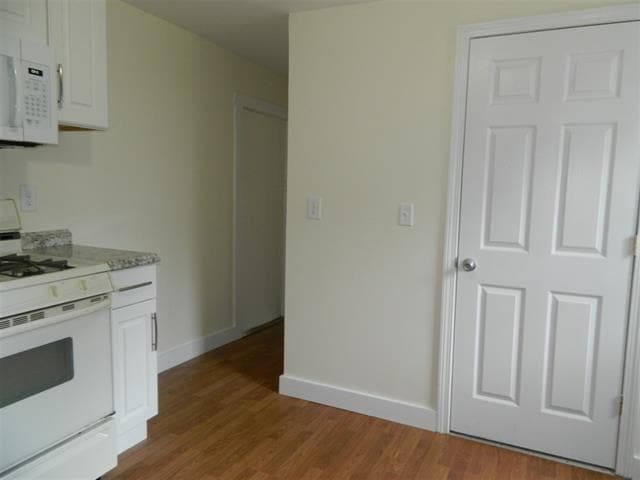 Building Photo - 167 Pleasant St