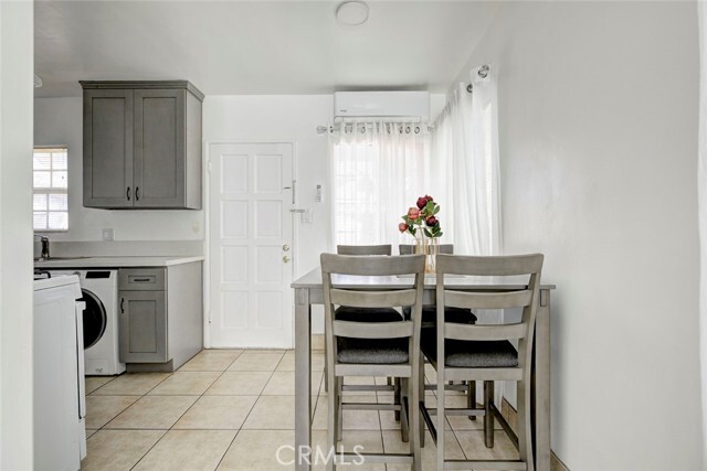 Building Photo - 5945 Willowcrest Ave