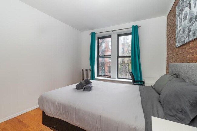 Building Photo - 1814 2nd Ave