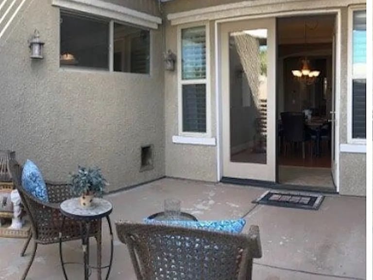 Side Outdoor Seating Area - 1098 Columbus Way