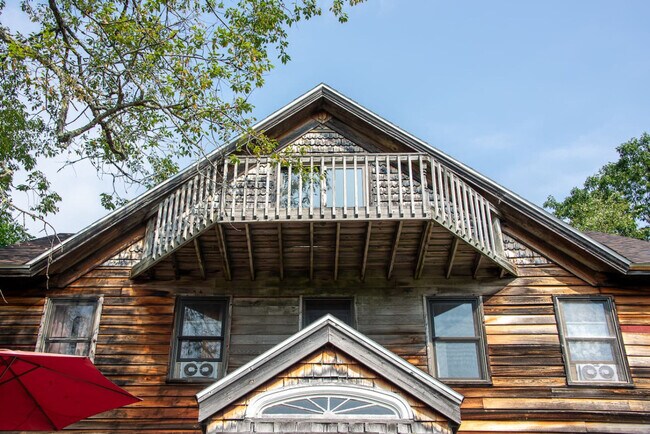 Building Photo - 1087 State Rd