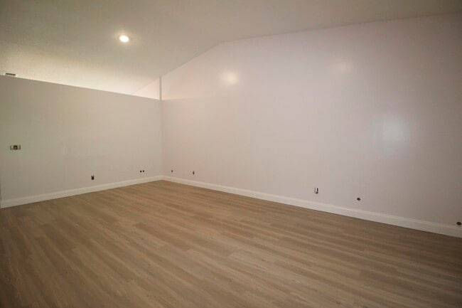 Building Photo - 3797 Park Lane Villas Rd