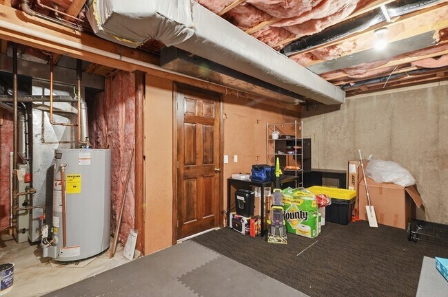 Building Photo - 852 Wellman Ave