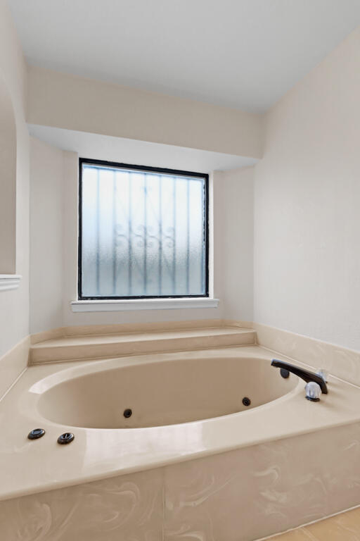 Building Photo - 8500 Mountain View Dr