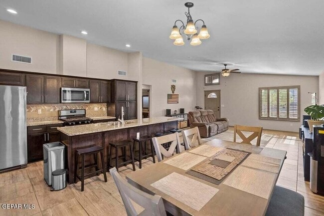 Building Photo - 1917 Tim Foster St