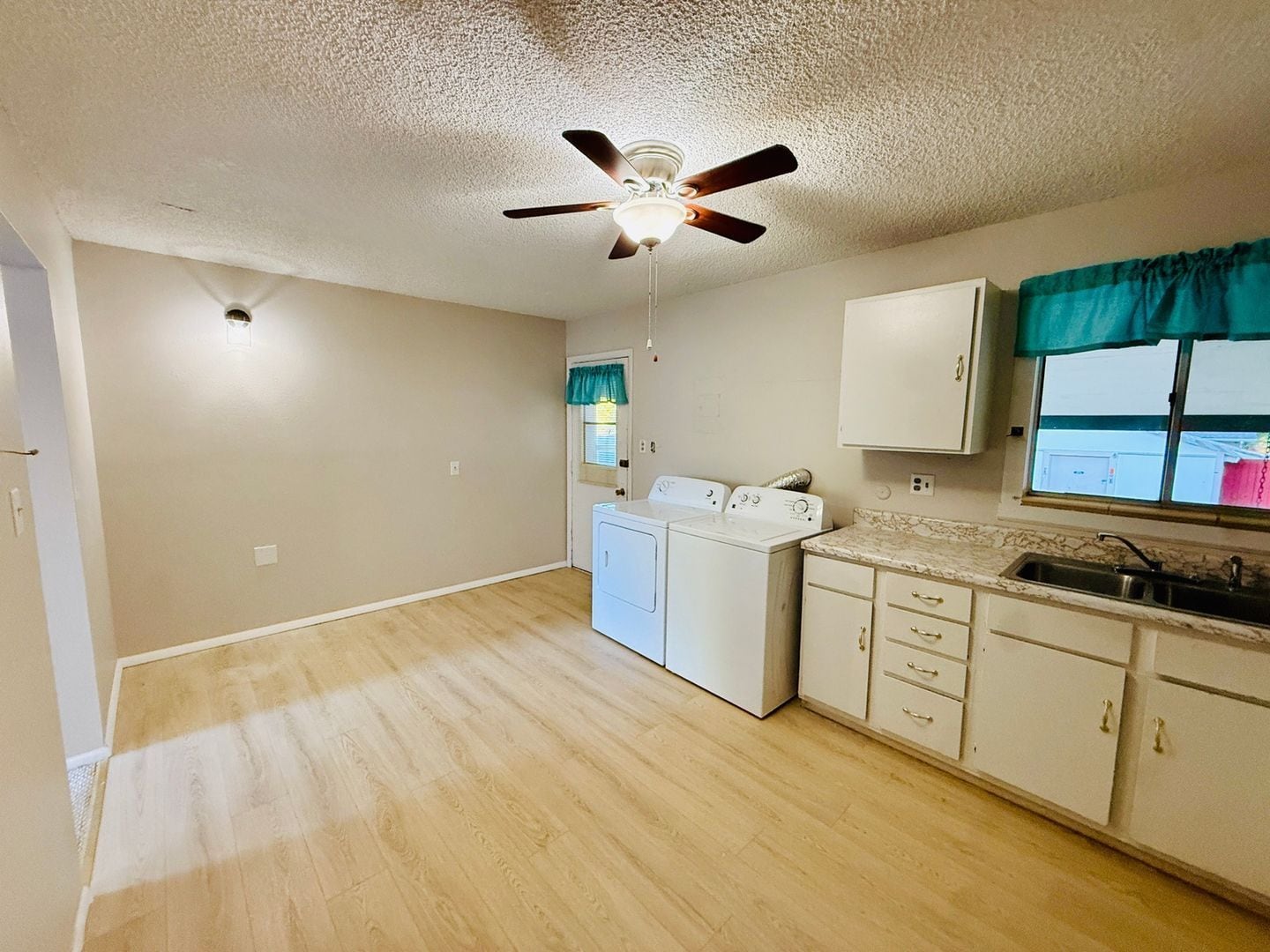 Building Photo - 2509 Royalty Ct