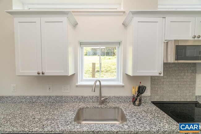 Building Photo - 1403 Burgess Ln