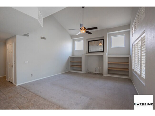 Building Photo - Come Home to this Stunning 4/2.5 Gilbert Residence Offering Comfort, Style, and Convenience