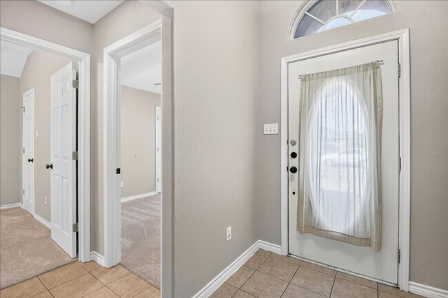 Building Photo - 5114 Spring Brook Dr