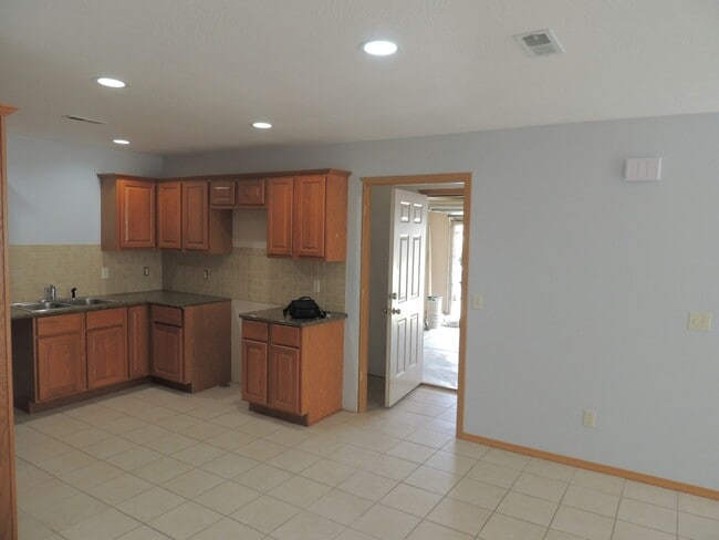 Primary Photo - 649 Rilynn Ave