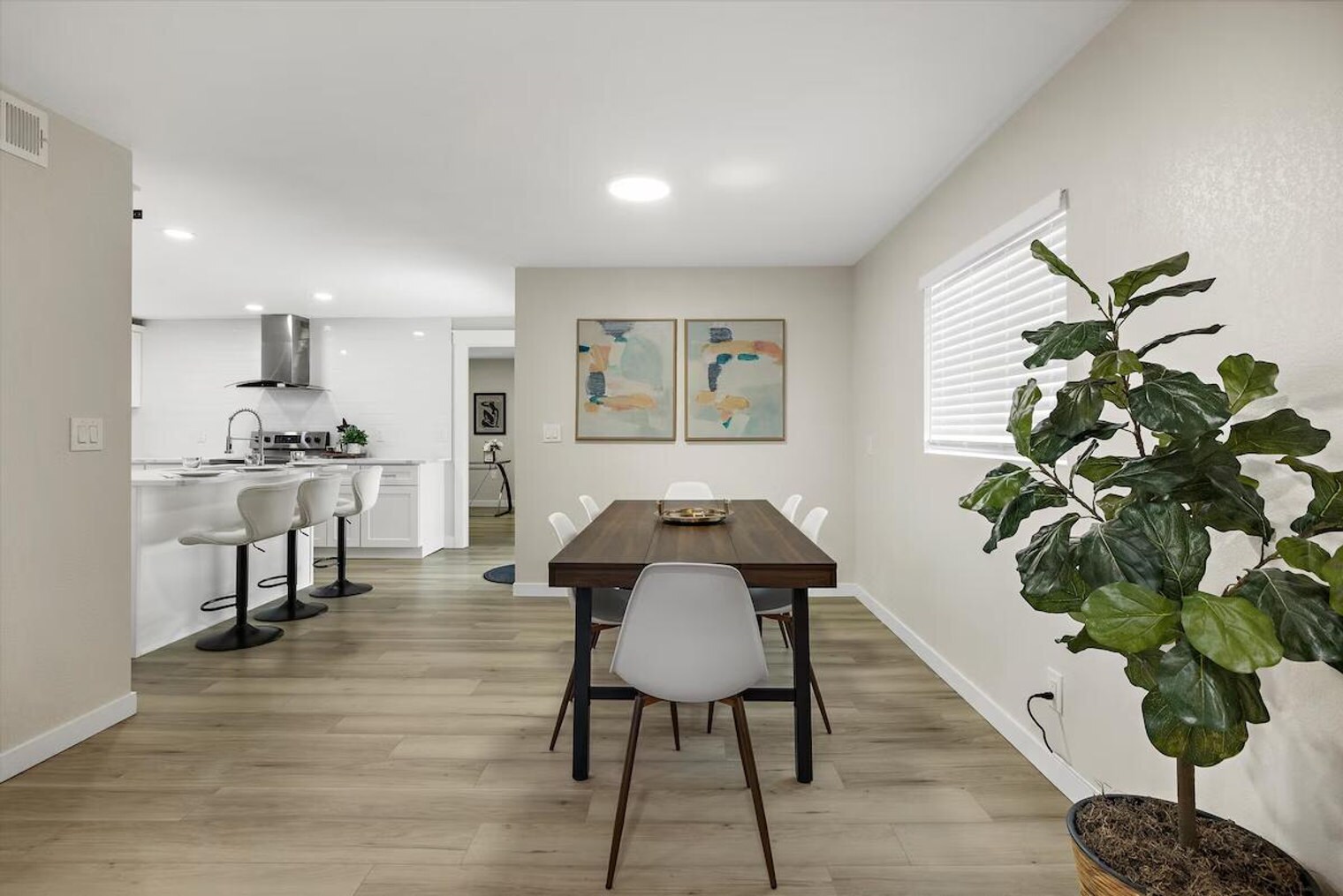 Building Photo - 2410 W Bruneau Pl