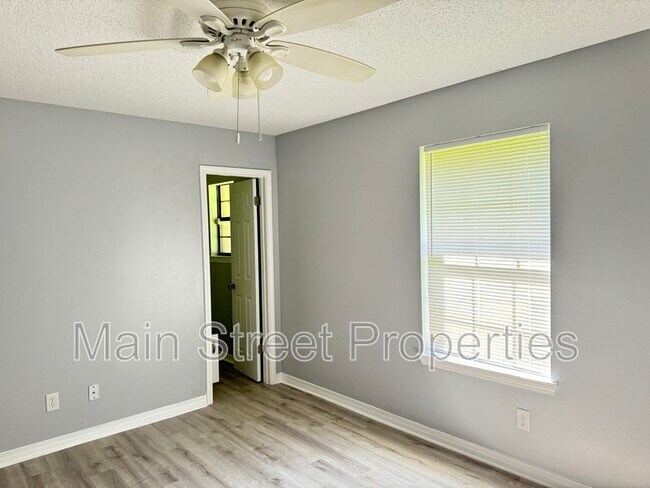 Building Photo - 517 Benjulyn Rd