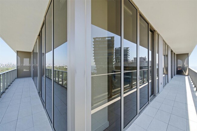 Building Photo - 2678 Tigertail Ave