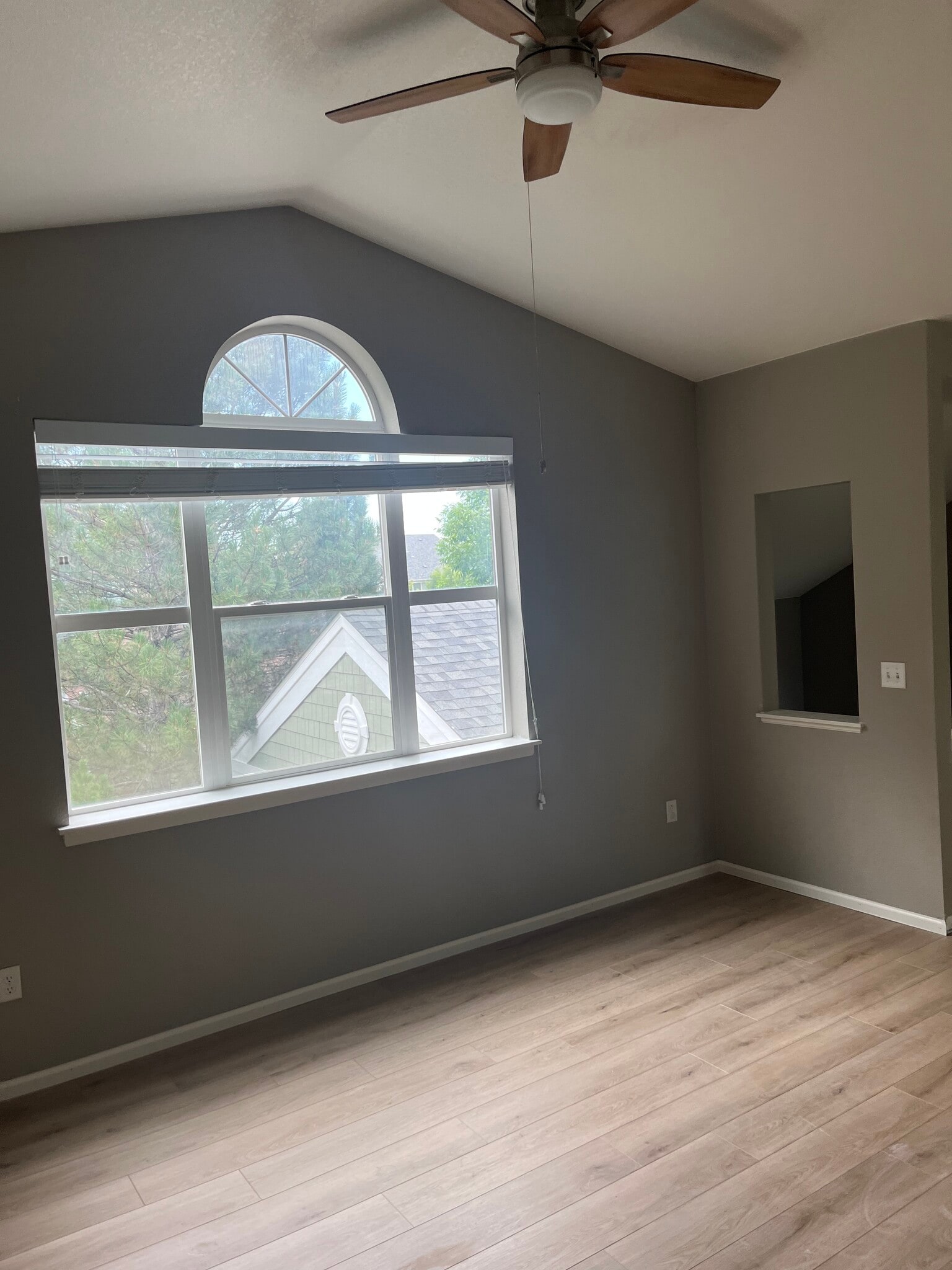 Building Photo - 2027 Grays Peak Dr