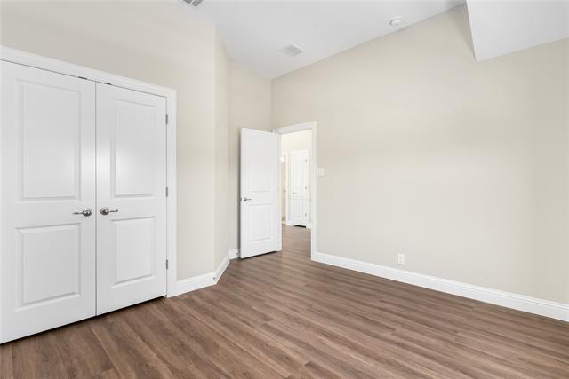 Building Photo - 12261 Hesse Dr